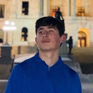 Meet your Posher, Aaron